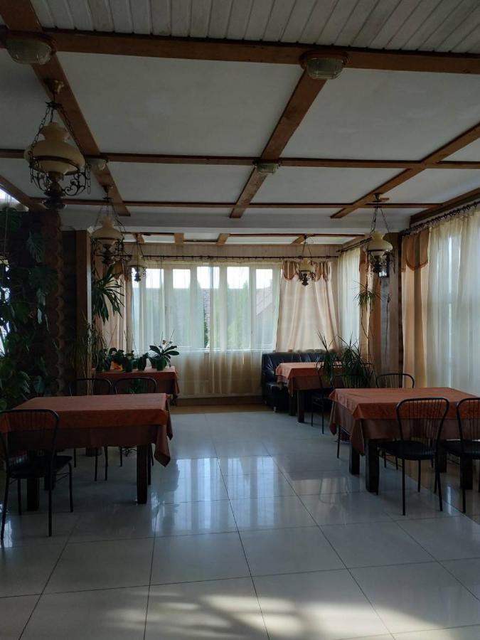 Hotel Restaurant Complex Boyarskiy Dvor Boyarka ภายนอก รูปภาพ